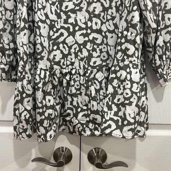 ELIZABETH AND JAMES Drop Waist Dress Womens Animal Print Size Medium - Picture 4 of 8